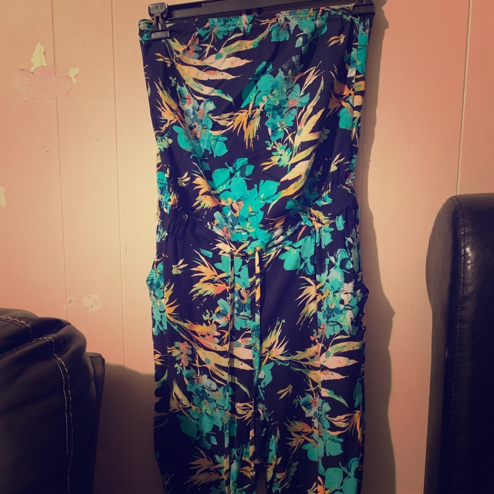 Colorful, halter Capri jumper